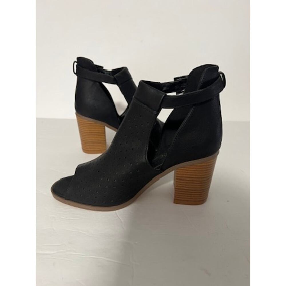 A Rider Girl Bernice Perforated Peep Toe Block Heel Booties Black Boho Size 8 - Picture 5 of 11